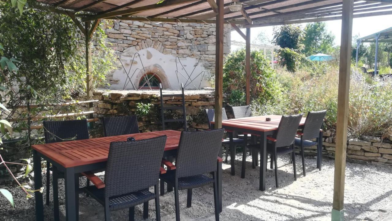 Le Mas de Carrié Bed and Breakfast Parisot  Esterno foto